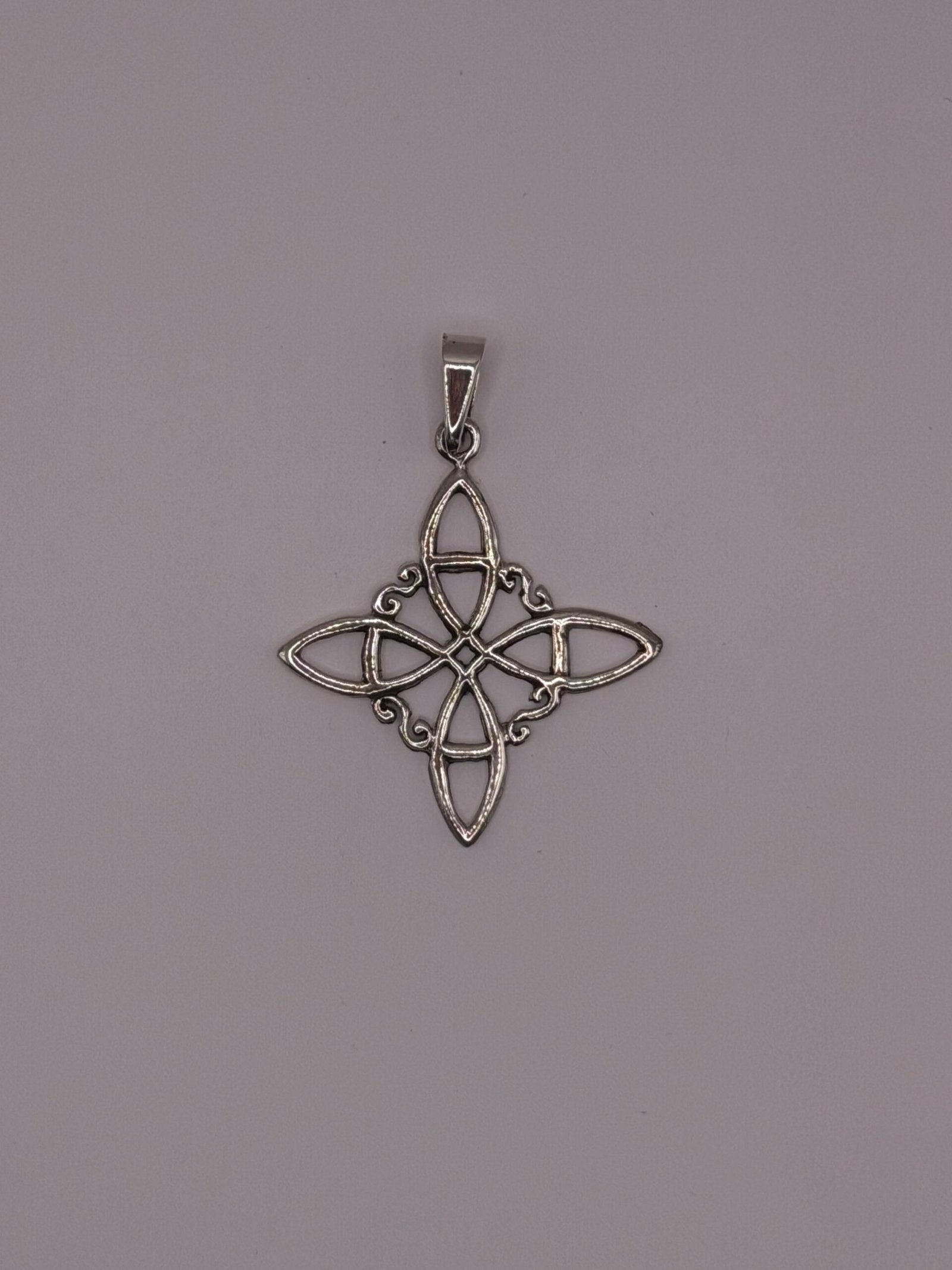 Colgante Nudo de Bruja de Plata - Imagen 2